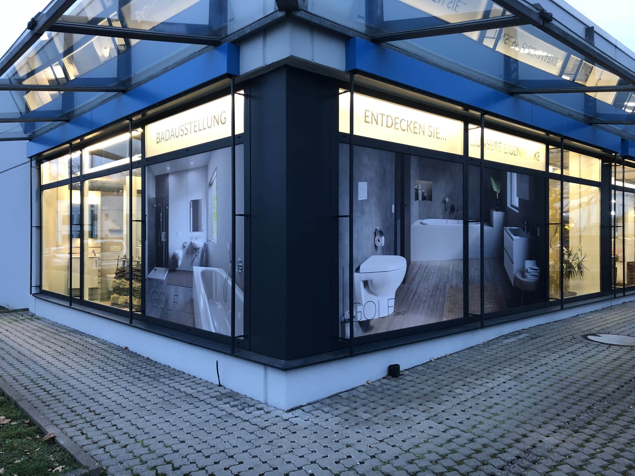 Schaufensterfolierung eines Badausstellungsraums